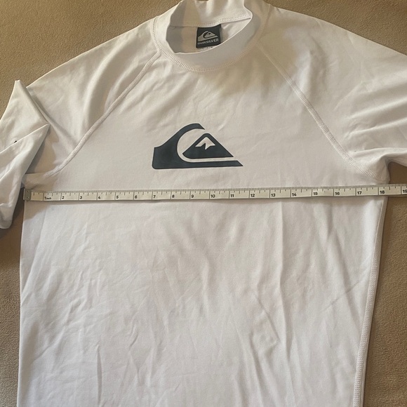Quiksilver White Rash Guard with Black Logo - Picture 5 of 6